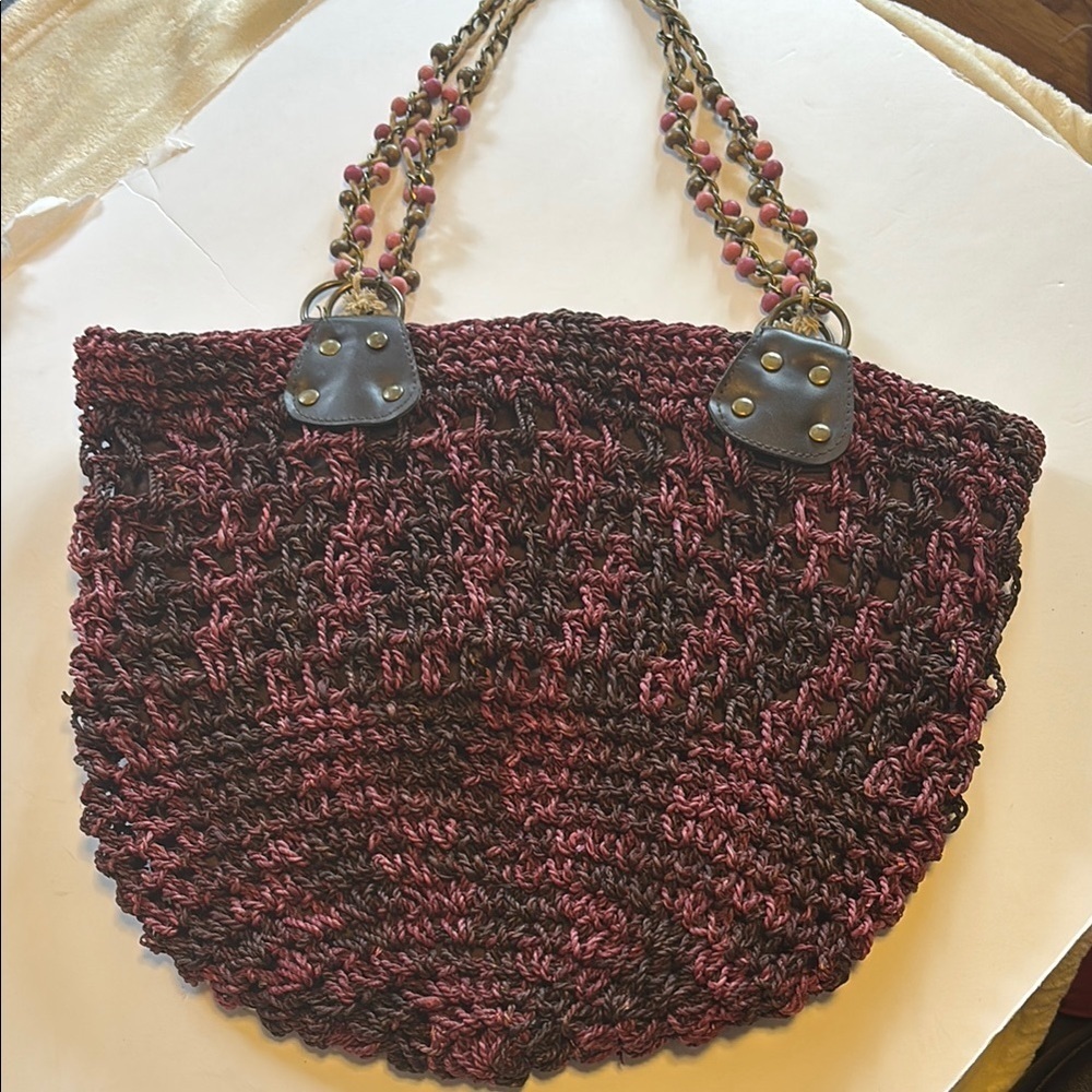 PURPLE/DEEP PINK BLACK COLORED STRAW LIKE BAG PINK BROWN BEADS ON CHAIN HANDLES